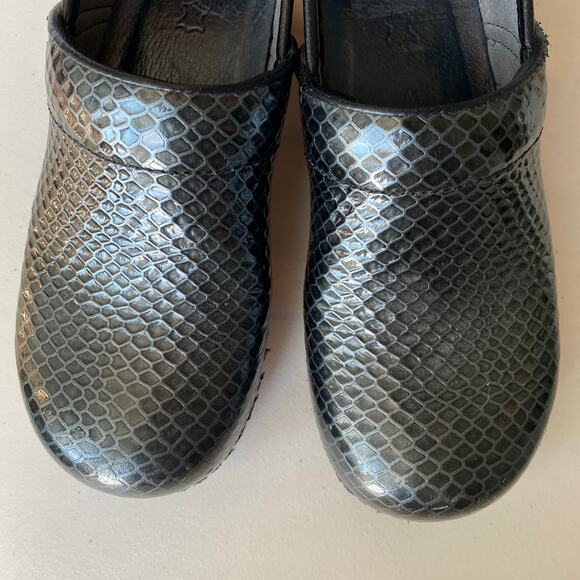 Dansko XP Black Anaconda Patent Leather Clogs Comfort Shoe Size 41 US 10.5-11 - Picture 5 of 13